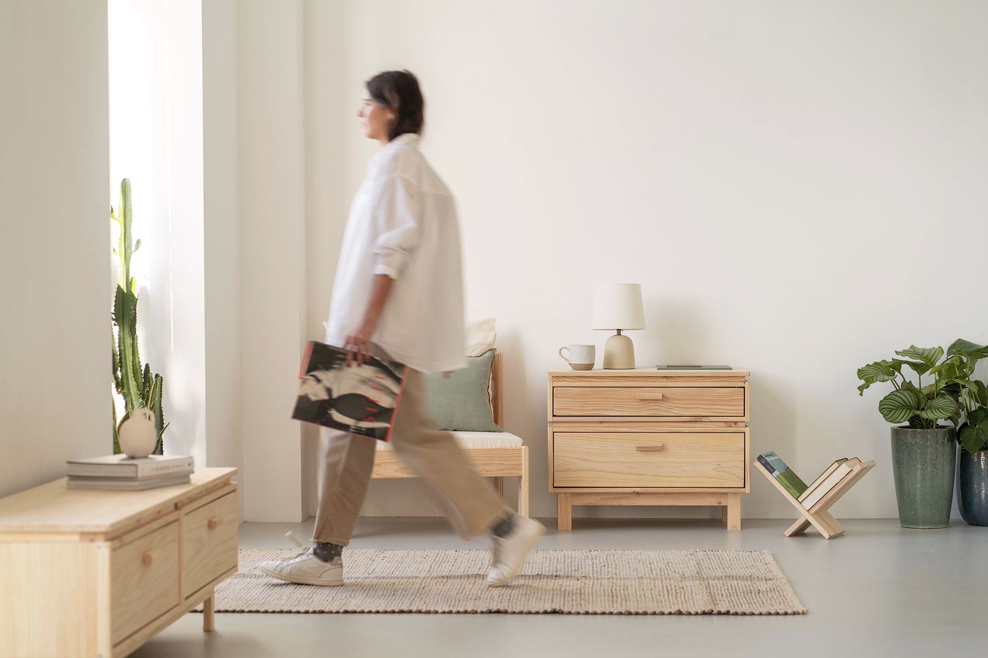 Imagen de ambiente 2 para:Mesilla de noche de madera